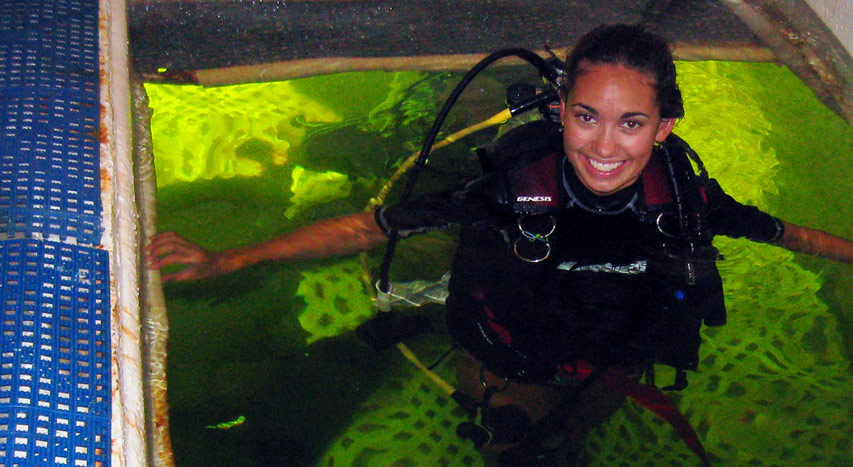 Jessica underwater