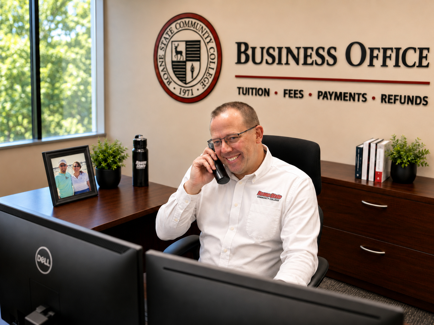 Roane State Business Office representative assisting a student by phone